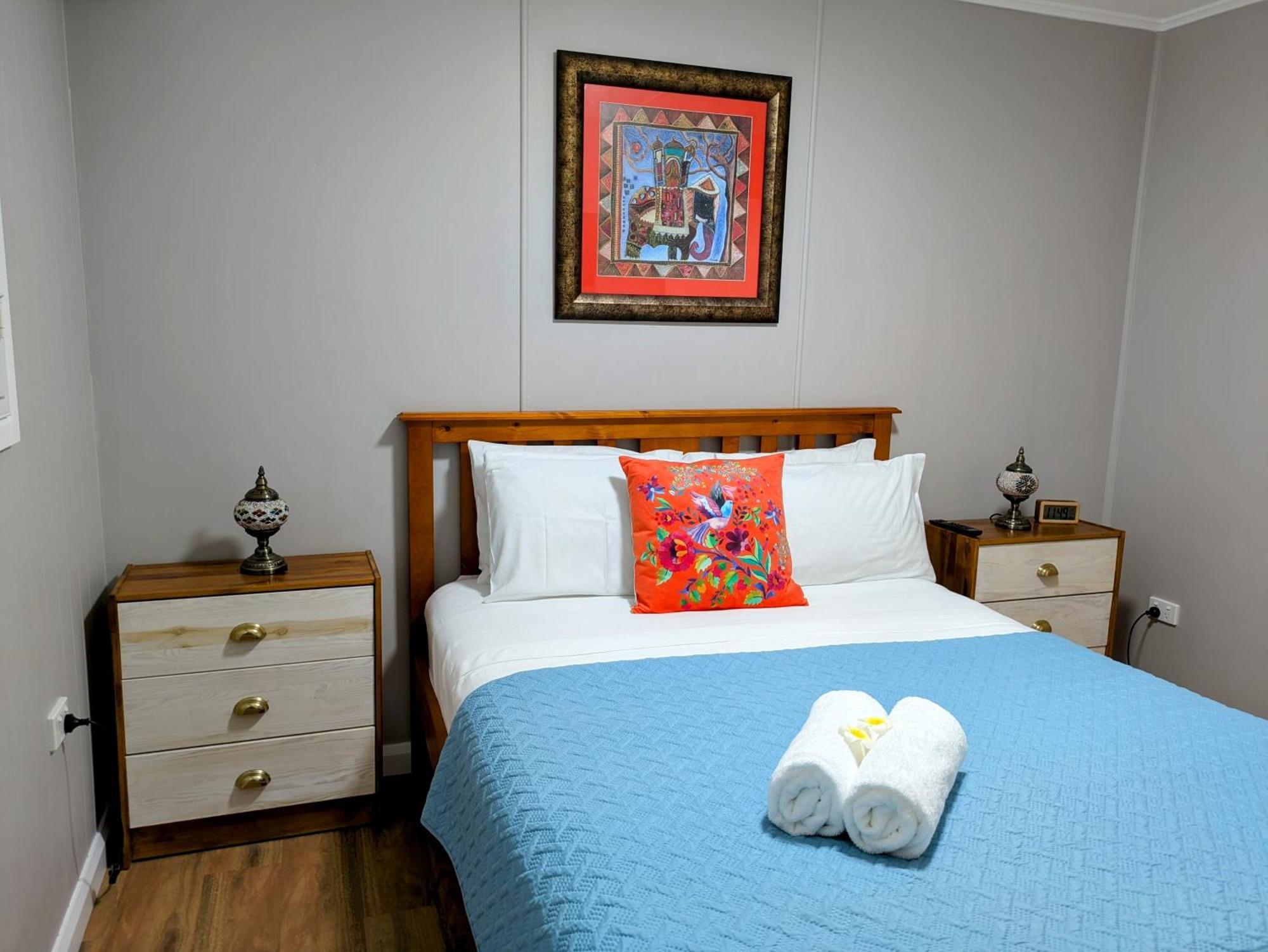 Cute - 2 Bedrooms - & Location Apartment Townsville